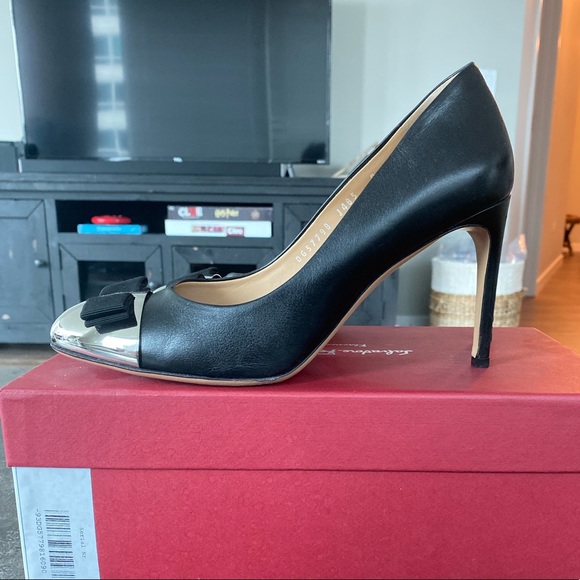 Ferragamo Nina High Heels Size 9 - Picture 3 of 8